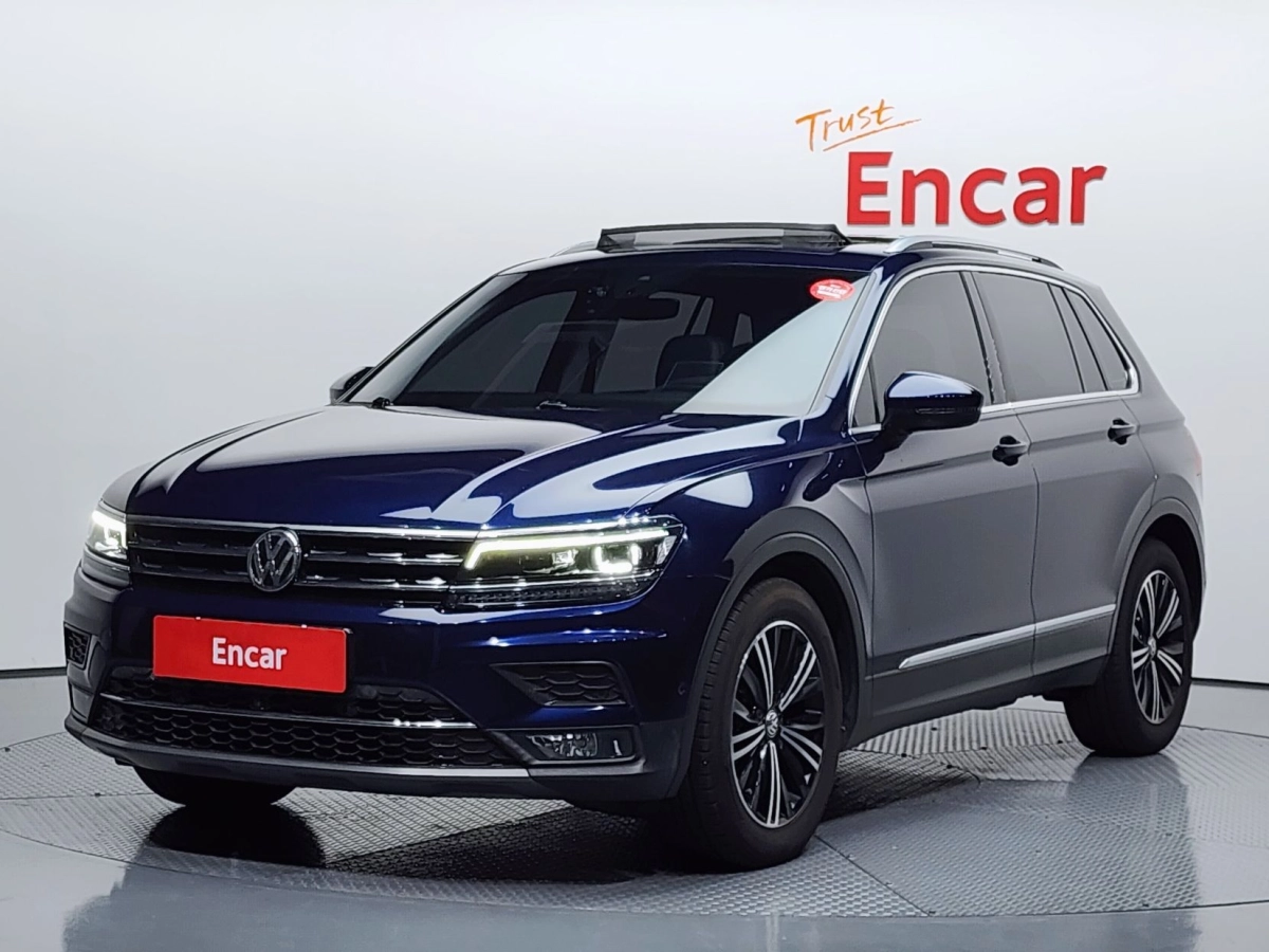 VOLKSWAGEN TIGUAN