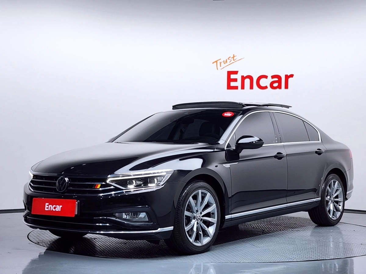 VOLKSWAGEN PASSAT GT B8  2022