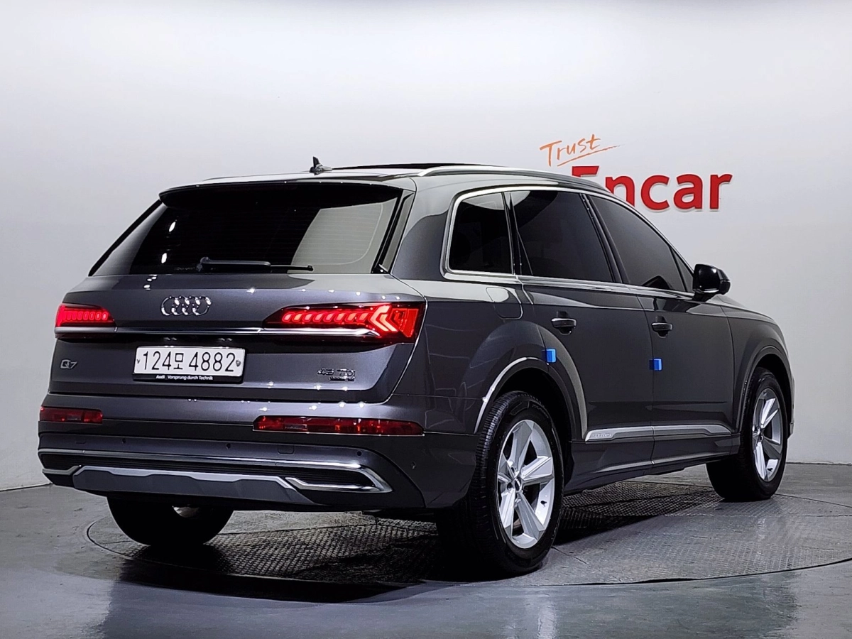 AUDI Q7 4M