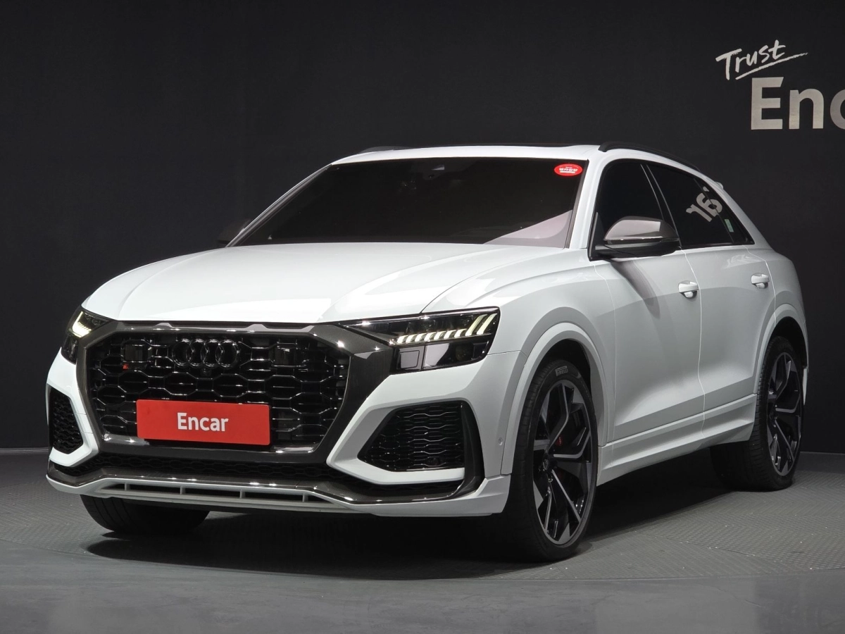 AUDI RSQ8 4M  2021