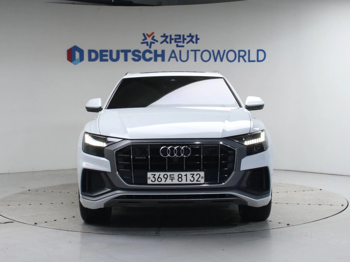 AUDI Q8 4M