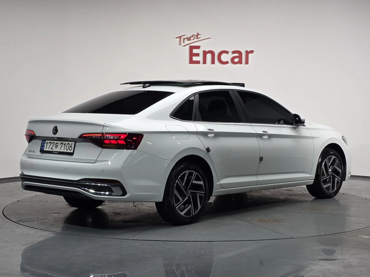 VOLKSWAGEN JETTA  2023