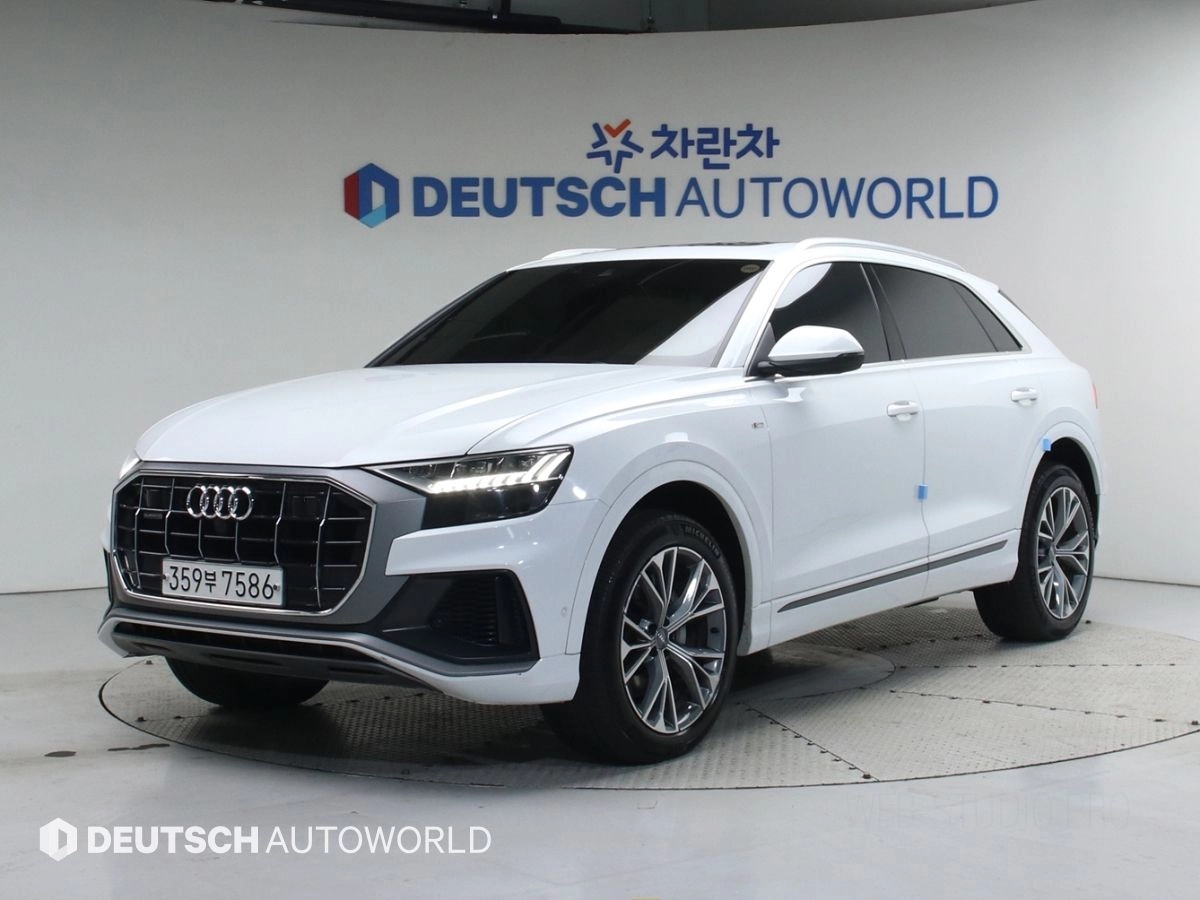 AUDI Q8 4M