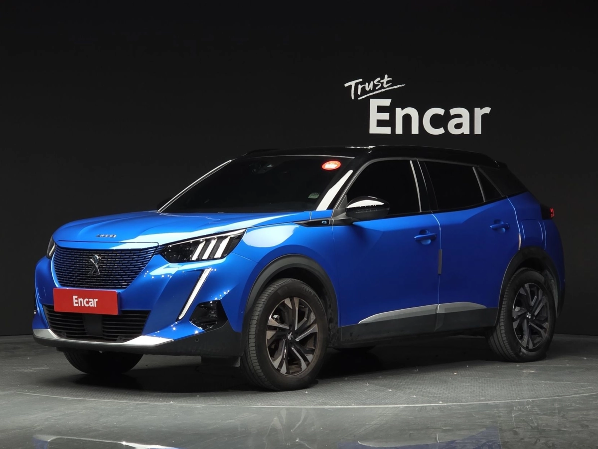 PEUGEOT E-2008  2021