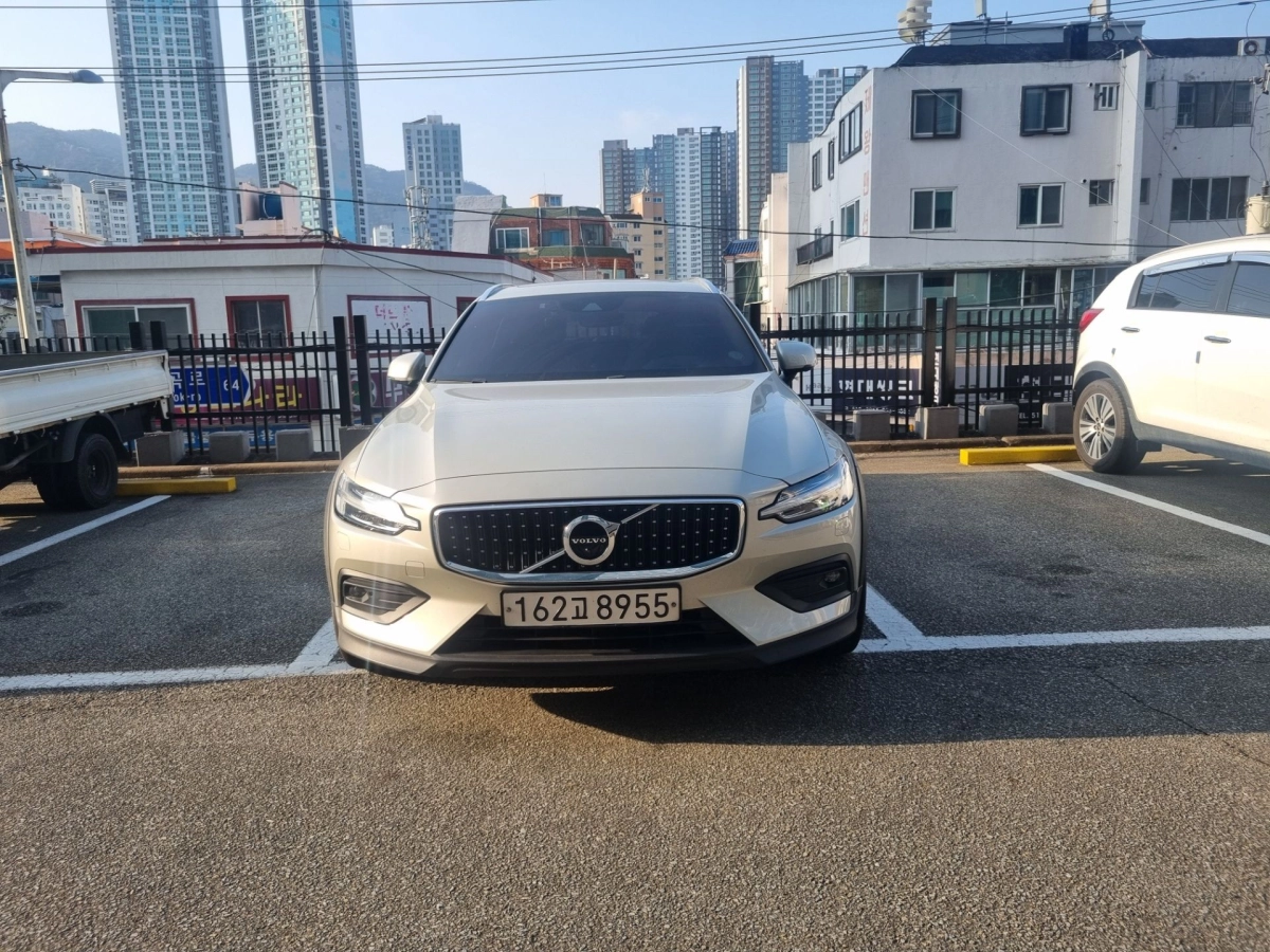 VOLVO V60 CROSS COUNTRY  2020