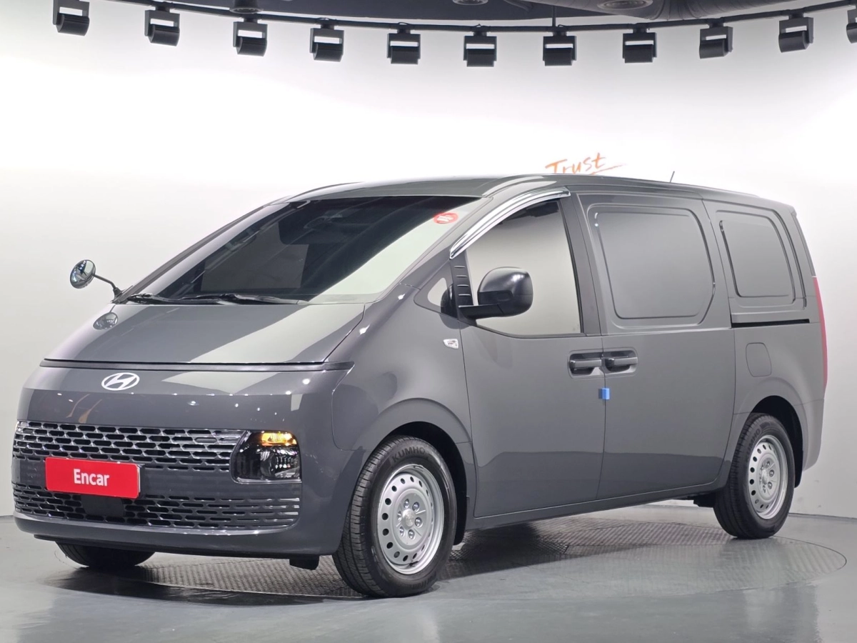 HYUNDAI STARIA  2025