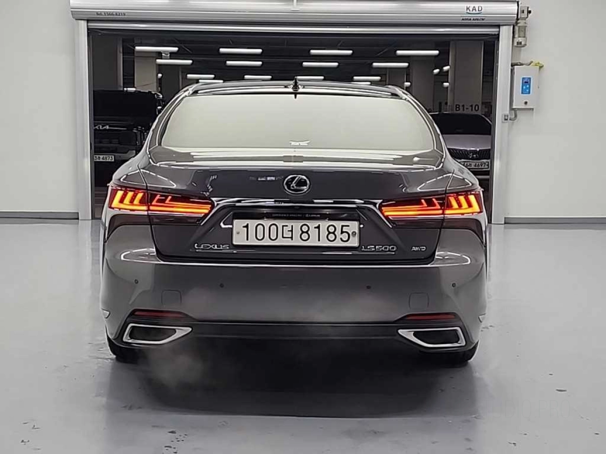 LEXUS LS500