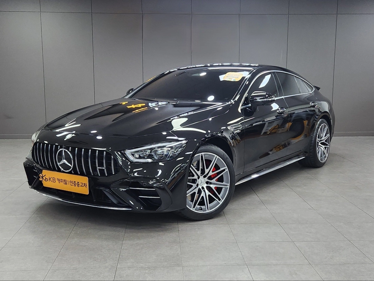 MERCEDES BENZ AMG GT  2024
