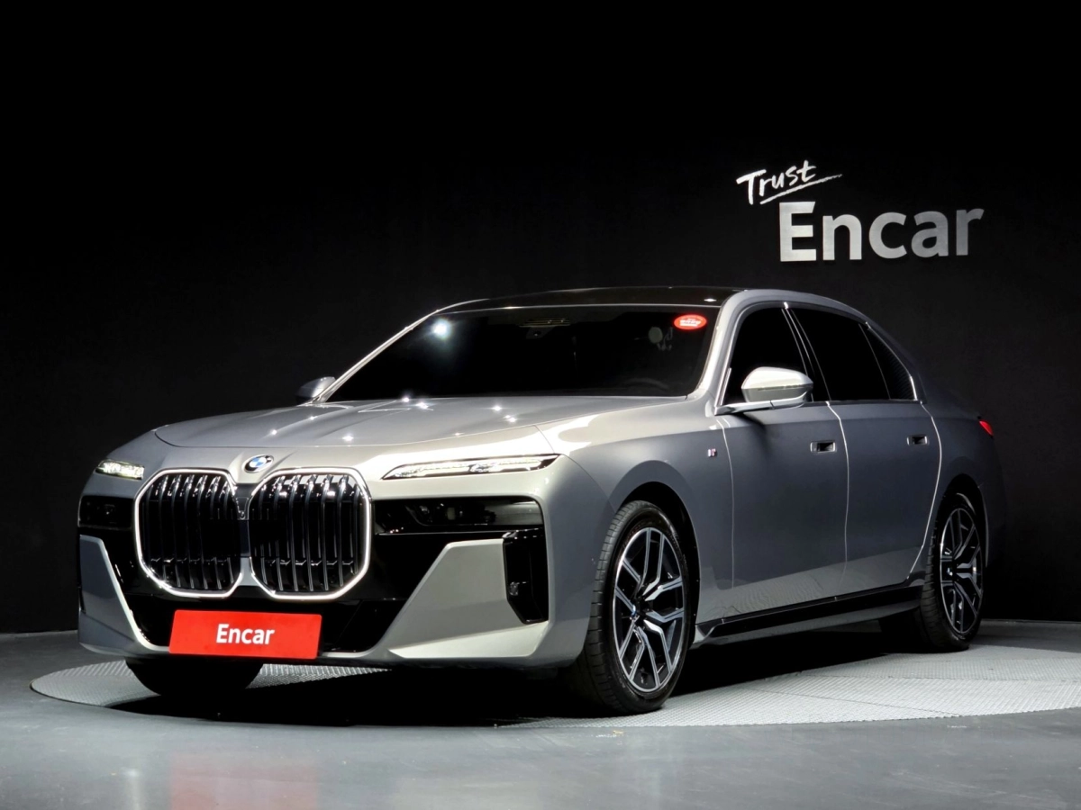 BMW 7-SERIES G70 2025