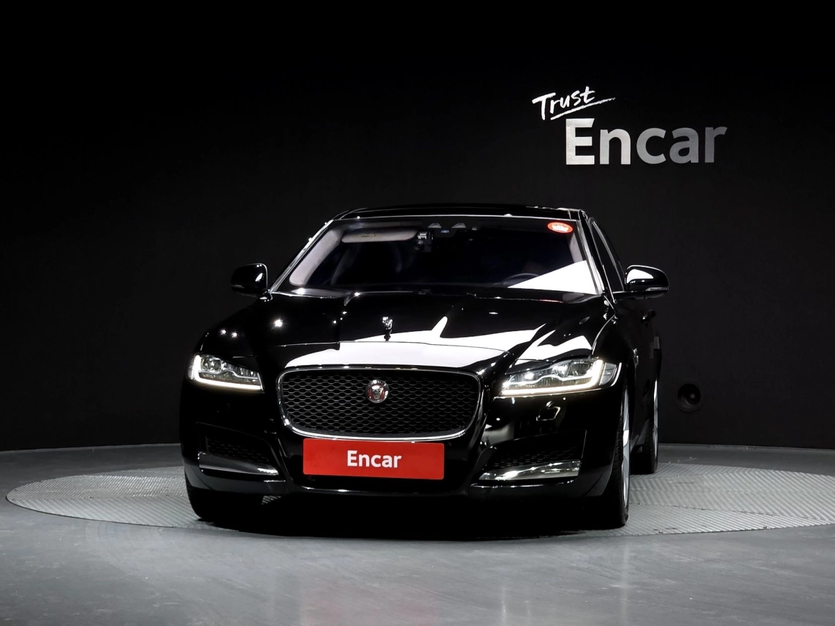 JAGUAR XF X260