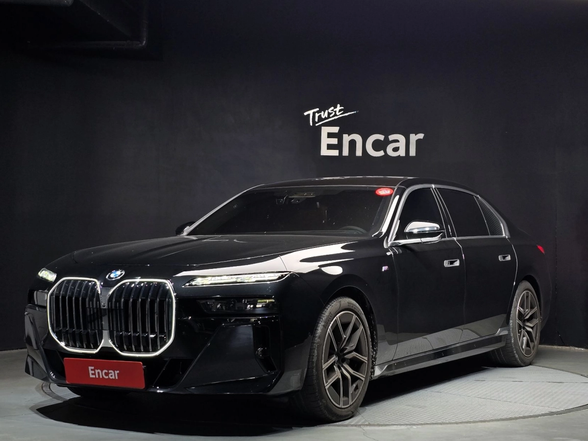 BMW 7-SERIES G70 2025