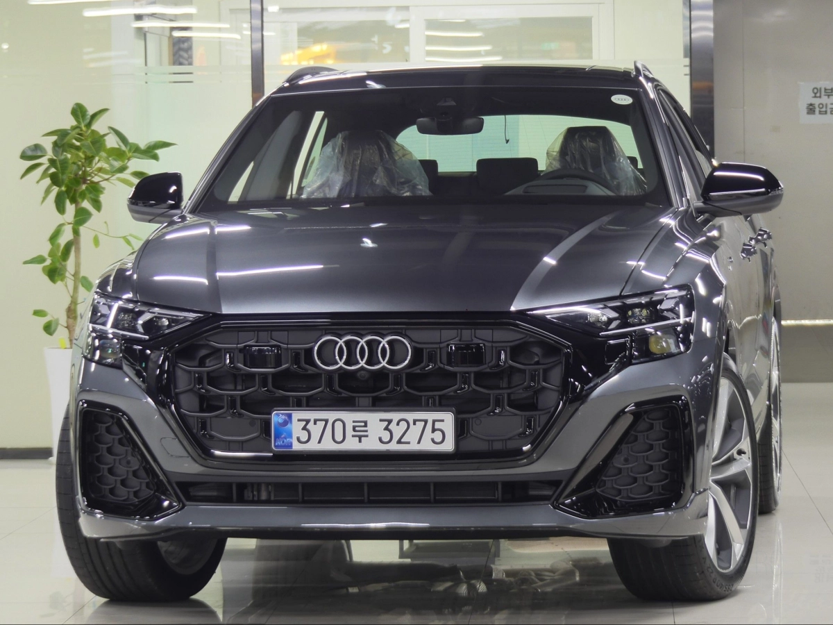 AUDI Q8 4M  2026