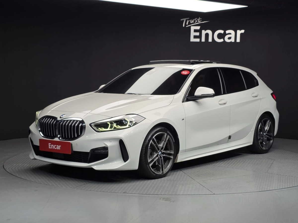 BMW 1-SERIES F40  2021