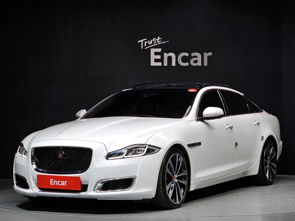 JAGUAR XJ  2019