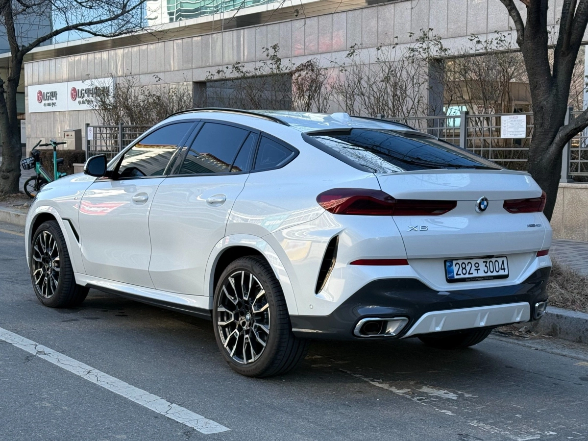 BMW X6 G06