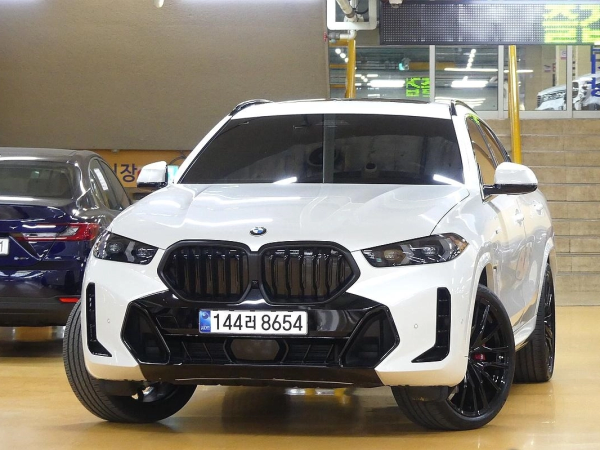 BMW X6 G06