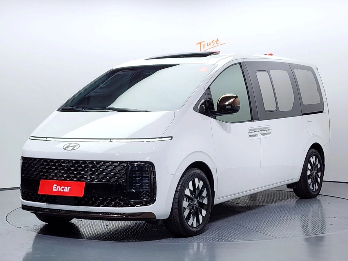 HYUNDAI STARIA 2024