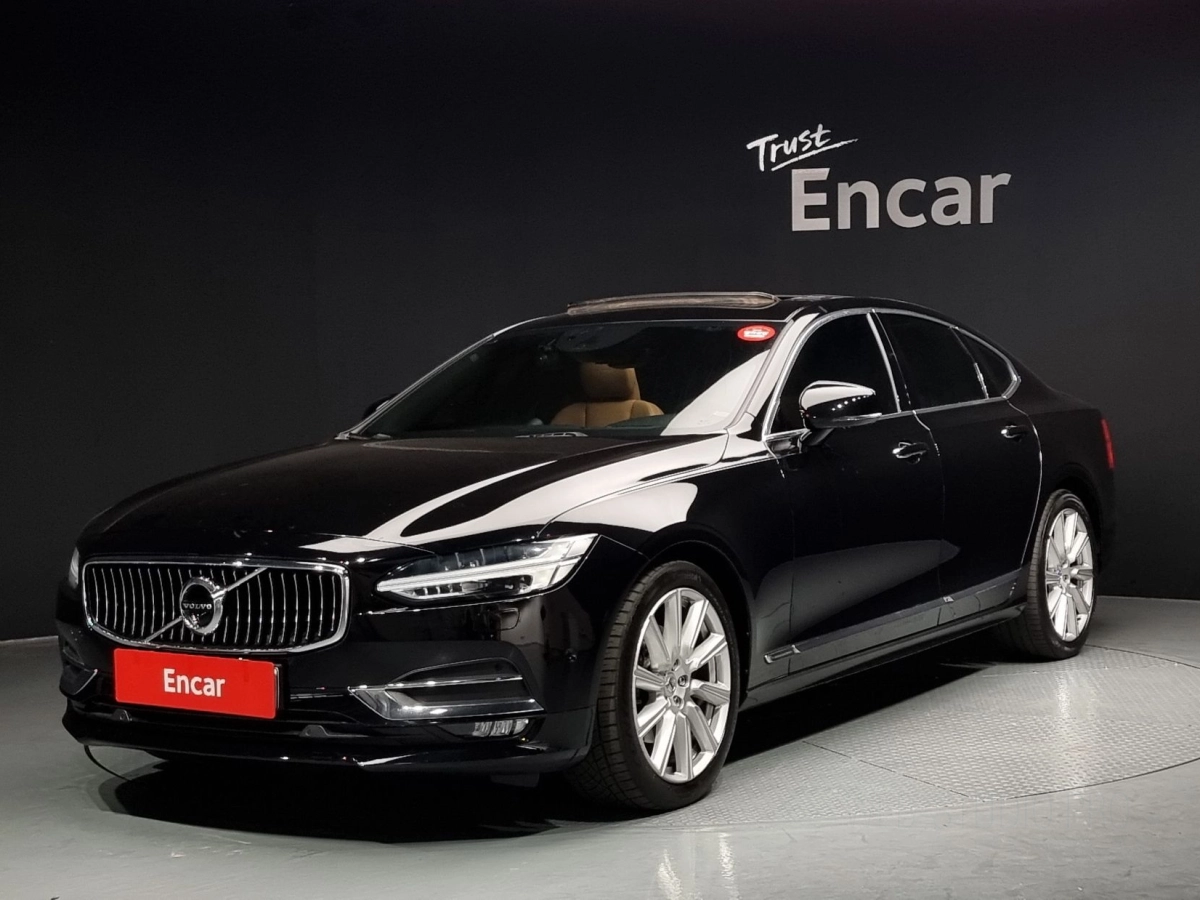 VOLVO S90