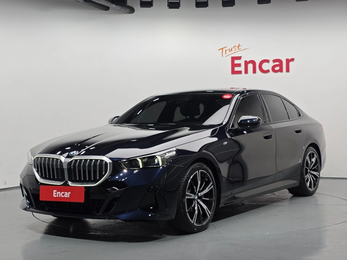 BMW 5-SERIES G60 2025