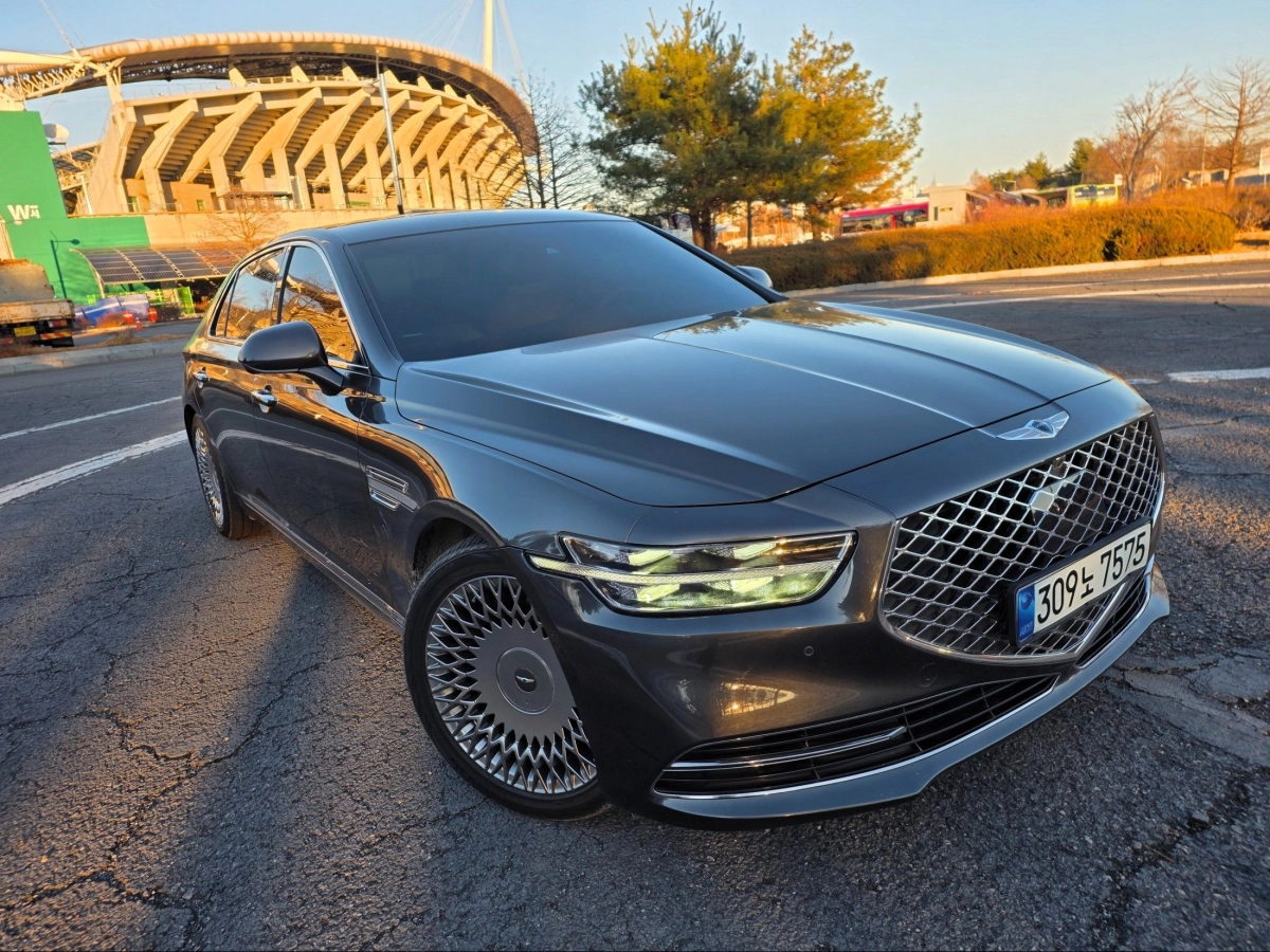GENESIS G90