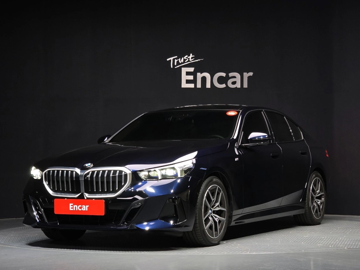 BMW 5-SERIES G60 2025