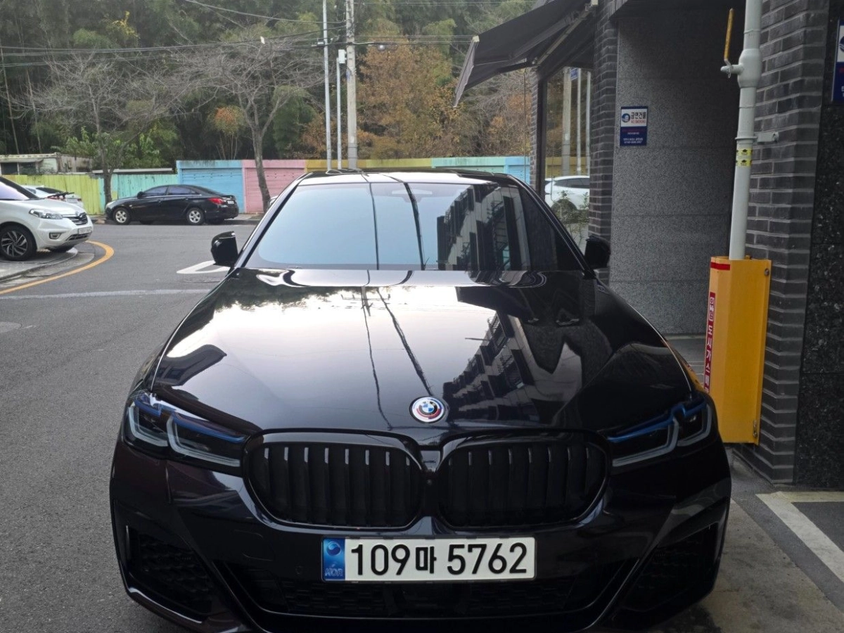 BMW 5-SERIES G30 2023