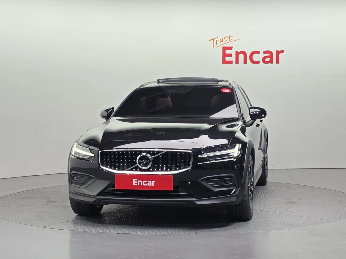 VOLVO V60 CROSS COUNTRY