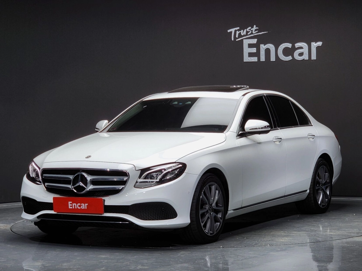 MERCEDES BENZ E-CLASS W213 2019