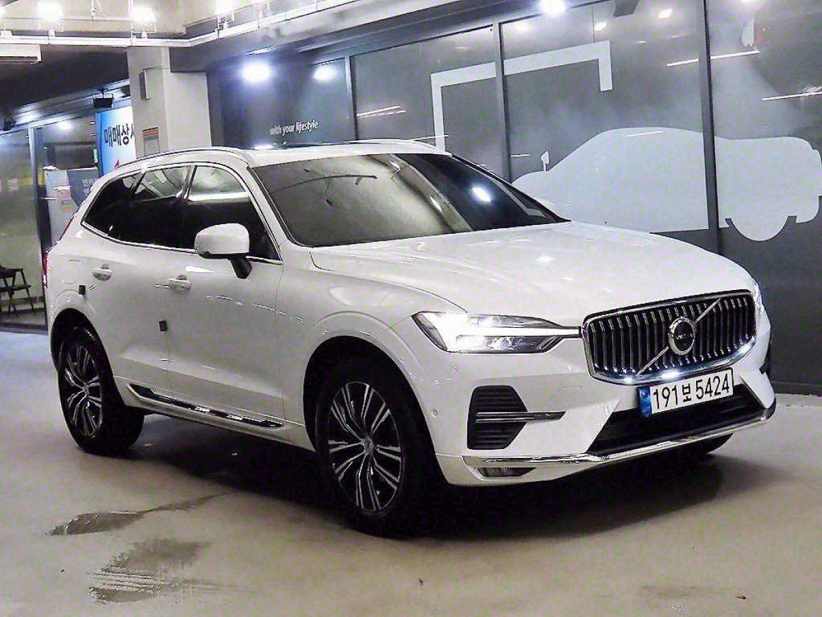 VOLVO XC60  2021