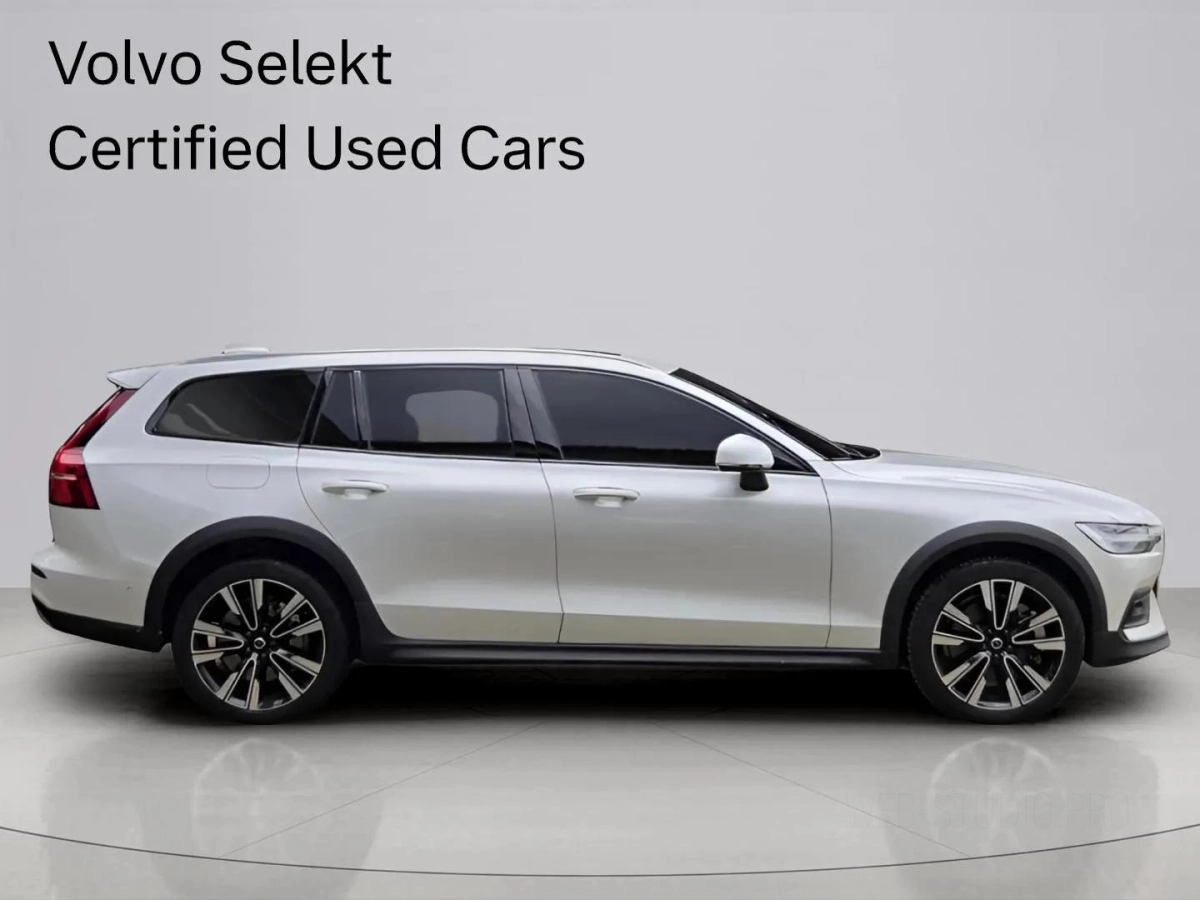 VOLVO V60 CROSS COUNTRY