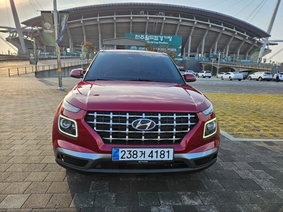 HYUNDAI VENUE