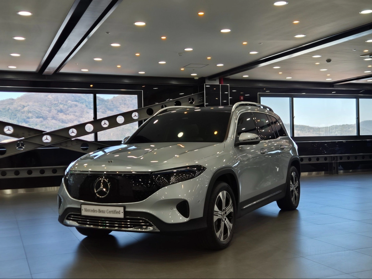 MERCEDES BENZ EQB X243  2025