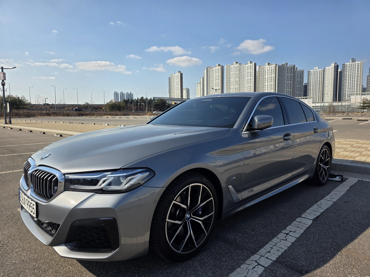 BMW 5-SERIES G30 2023