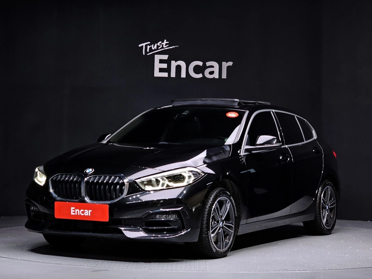 BMW 1-SERIES F40  2024