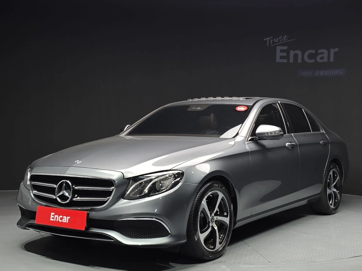 MERCEDES BENZ E-CLASS W213 2020