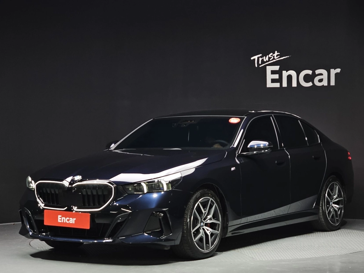 BMW 5-SERIES G60 2024