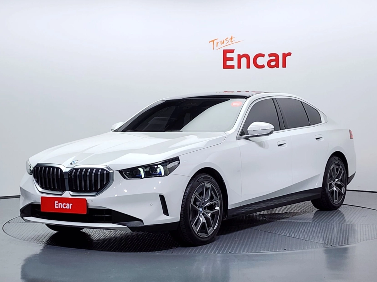 BMW 5-SERIES G60 2023