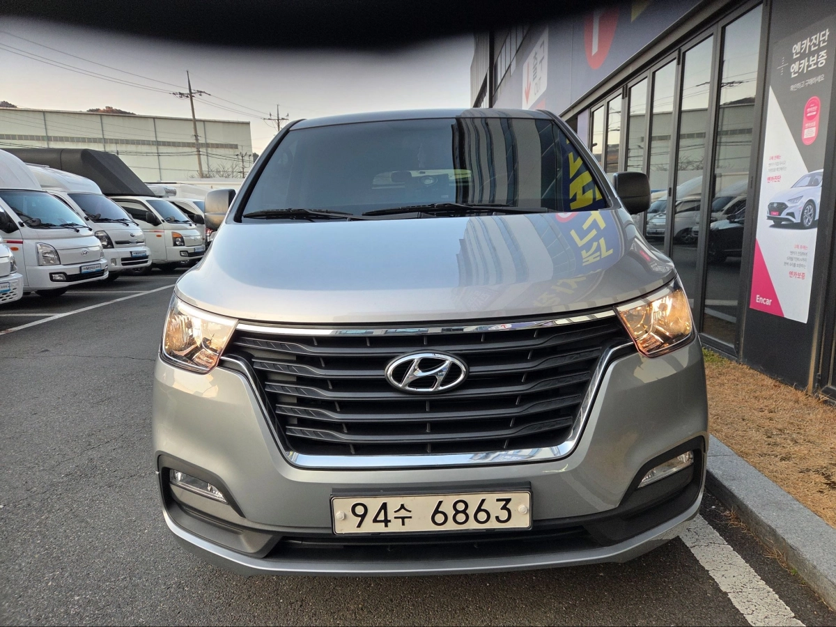 HYUNDAI STAREX GRAND  2021