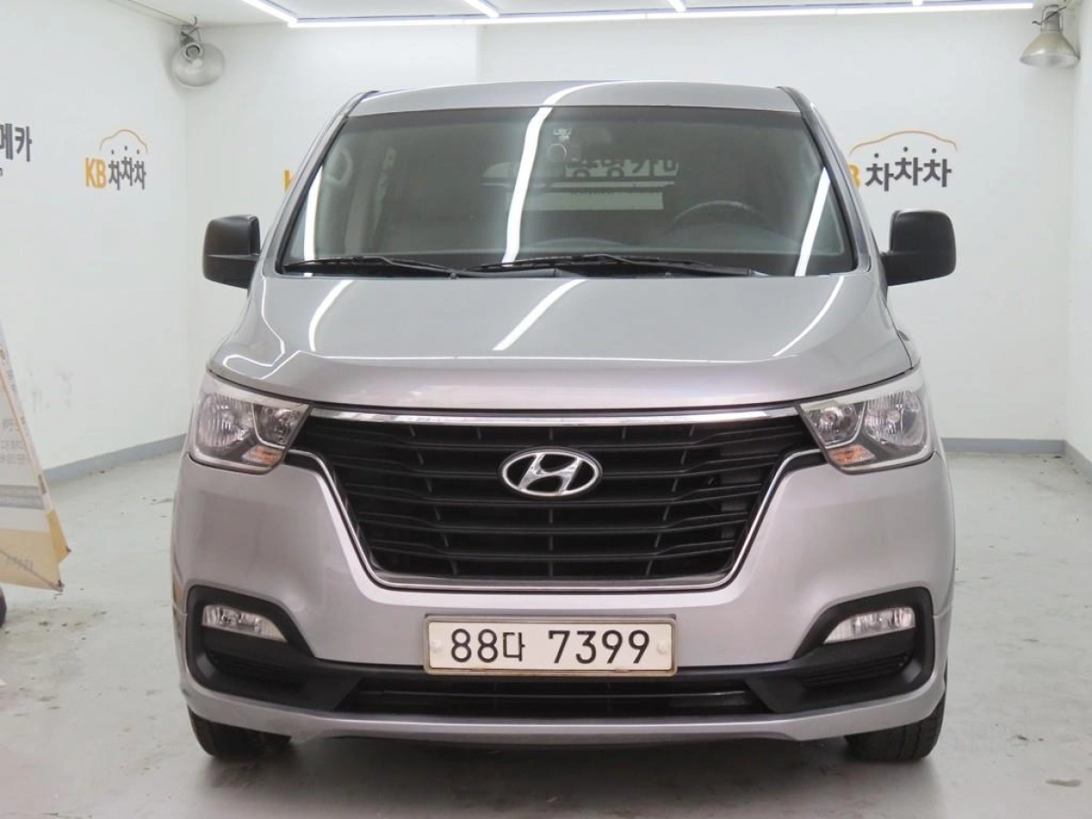 HYUNDAI STAREX GRAND
