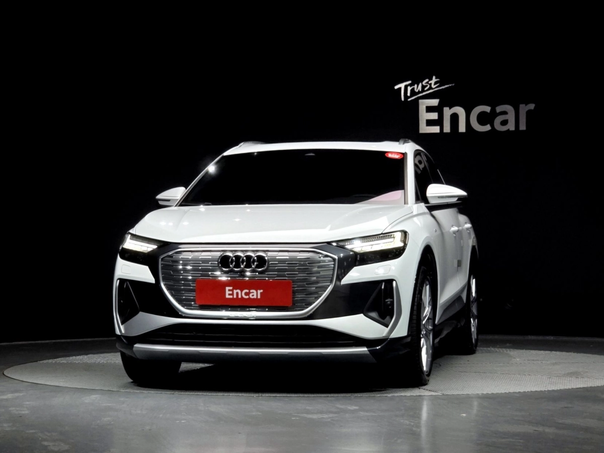 AUDI Q4 E-TRON F4