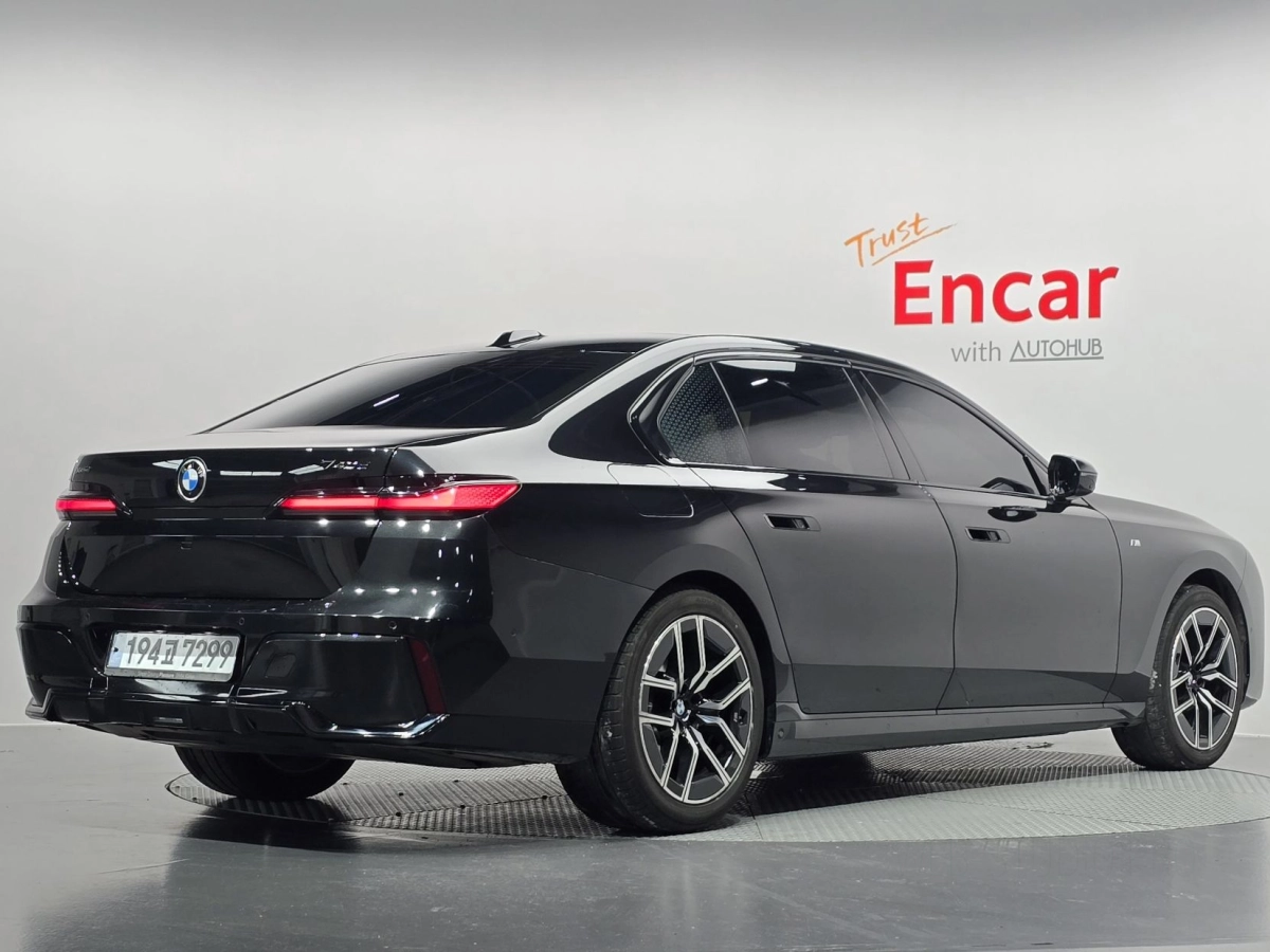 BMW 7-SERIES G70