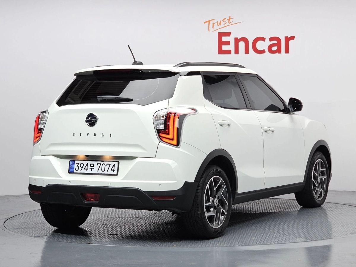 SSANGYONG TIVOLI VERY NEW