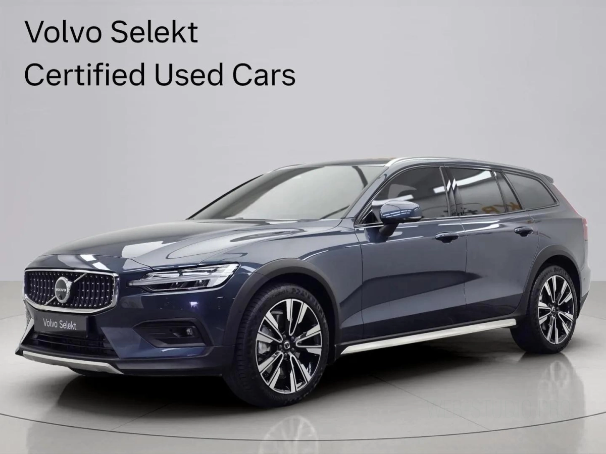 VOLVO V60 CROSS COUNTRY  2024