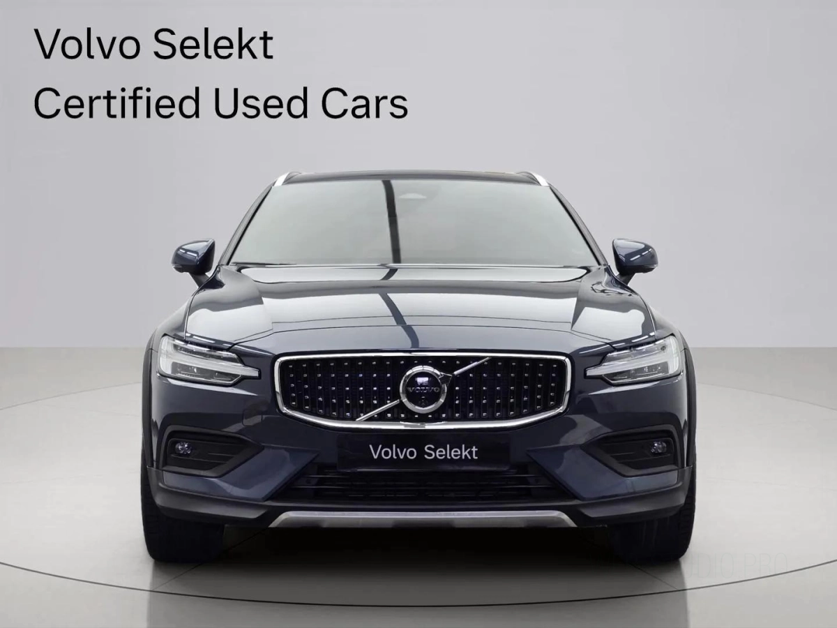 VOLVO V60 CROSS COUNTRY