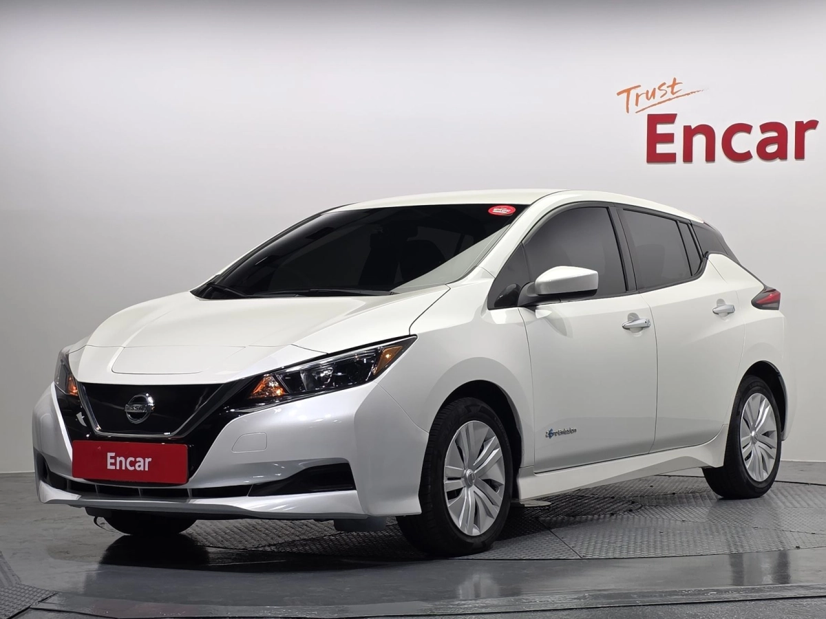 NISSAN LEAF ZE1