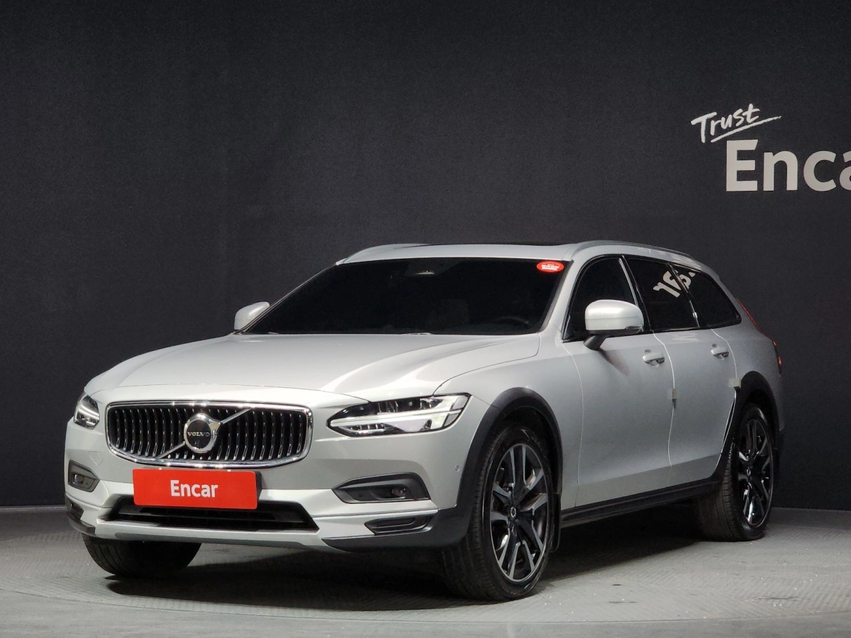 VOLVO V90 CROSS COUNTRY  2023