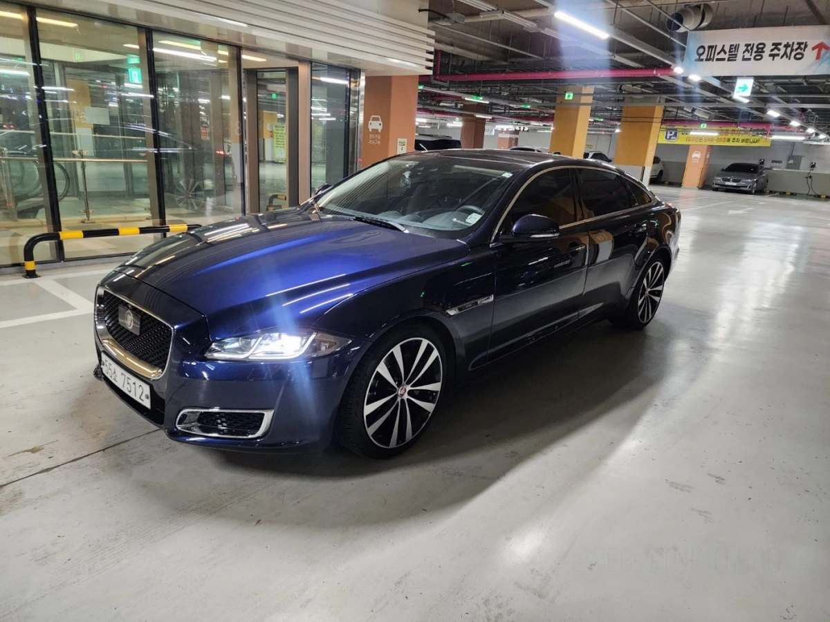 JAGUAR XJ  2019
