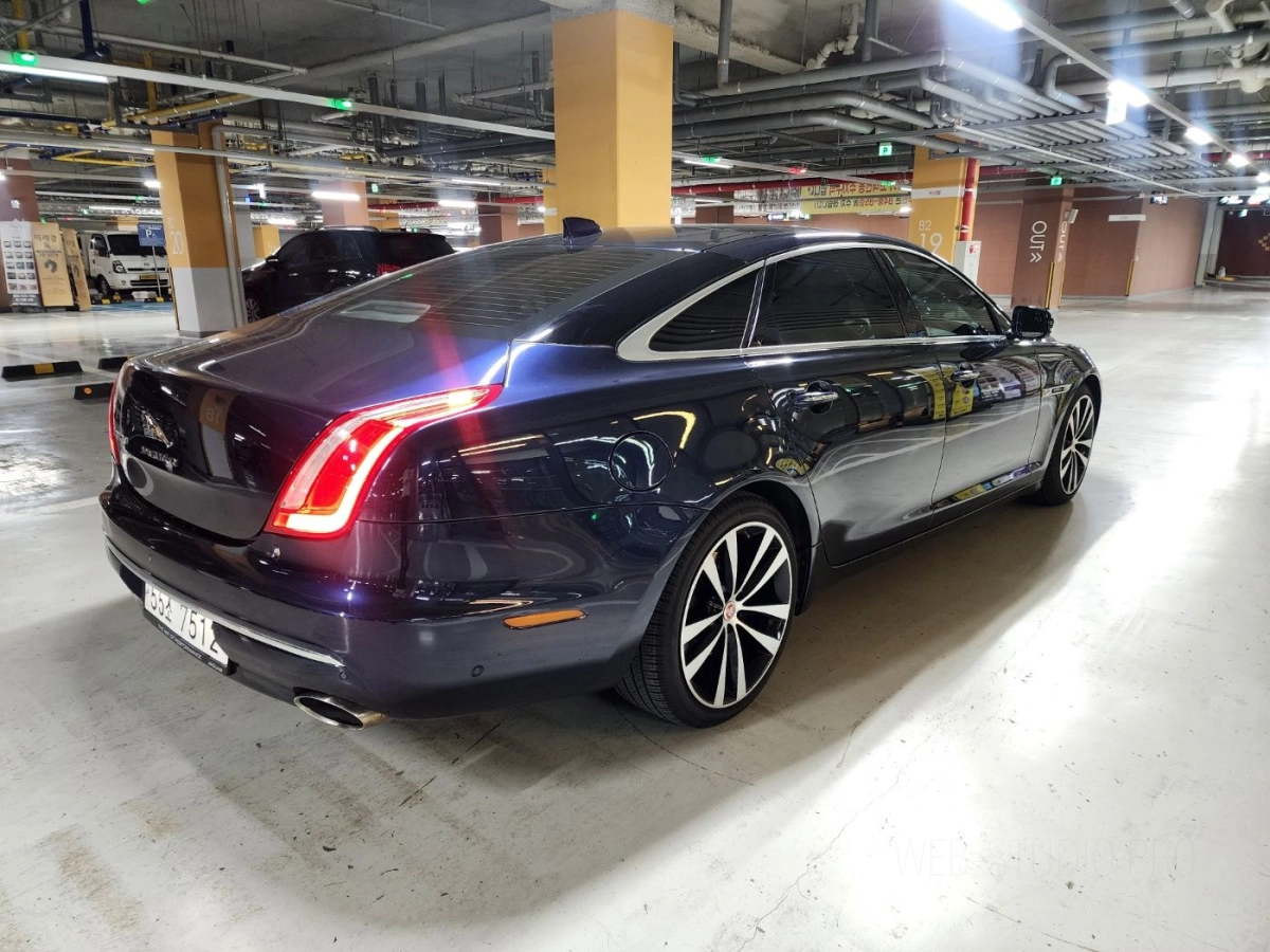 JAGUAR XJ