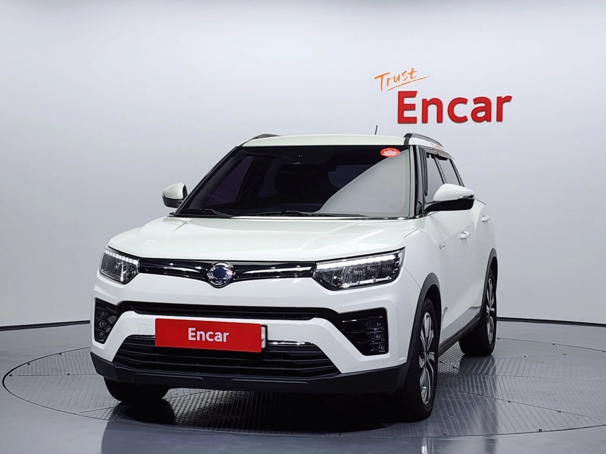 SSANGYONG TIVOLI VERY NEW