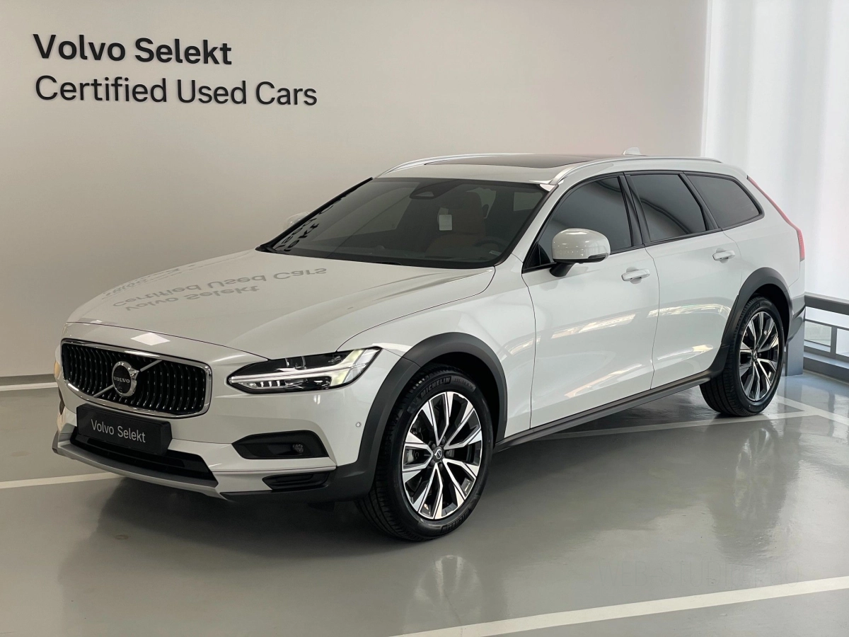 VOLVO V90 CROSS COUNTRY  2025